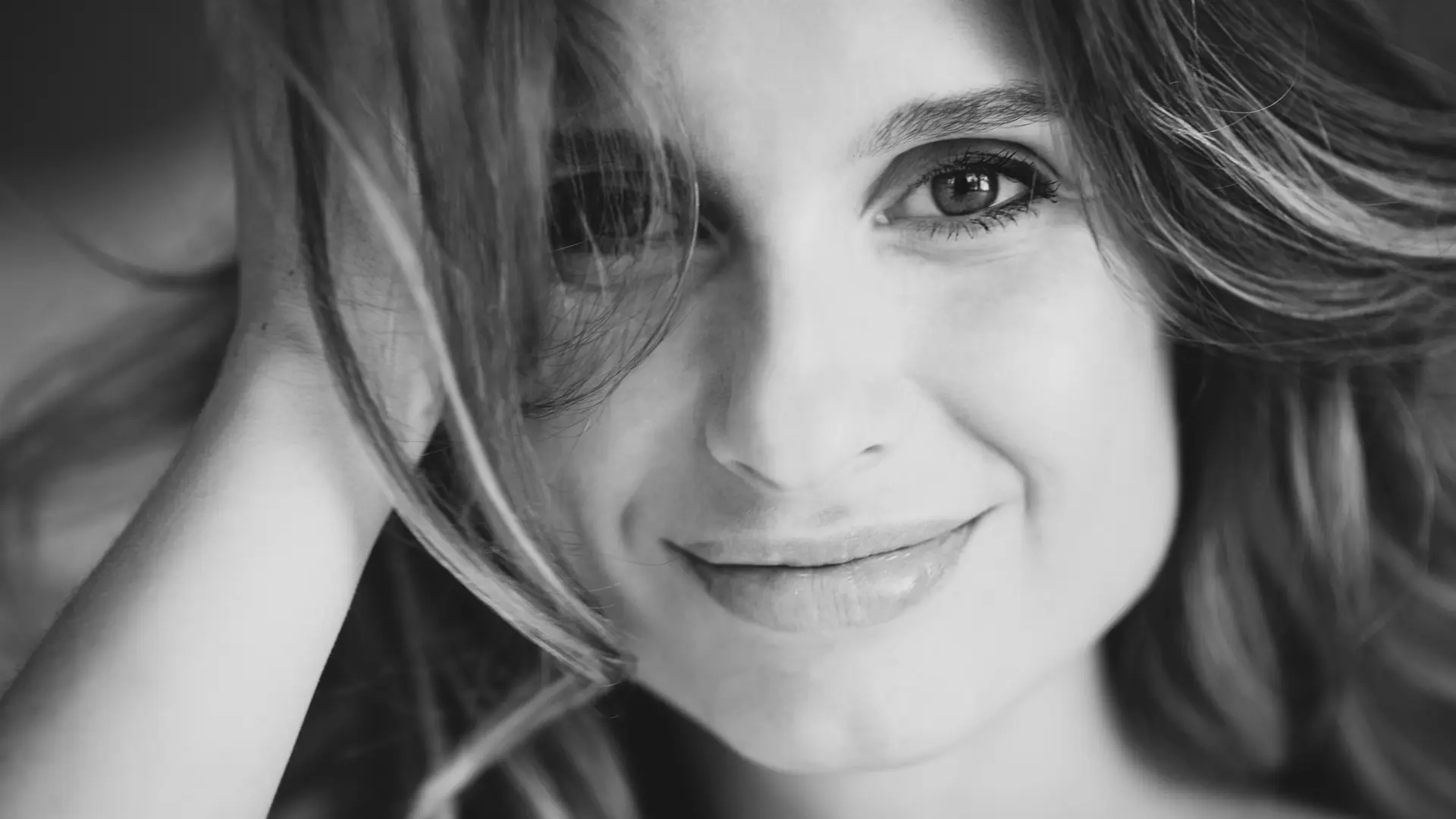 Biostimmulatoren zufrieden lächelnde Frau