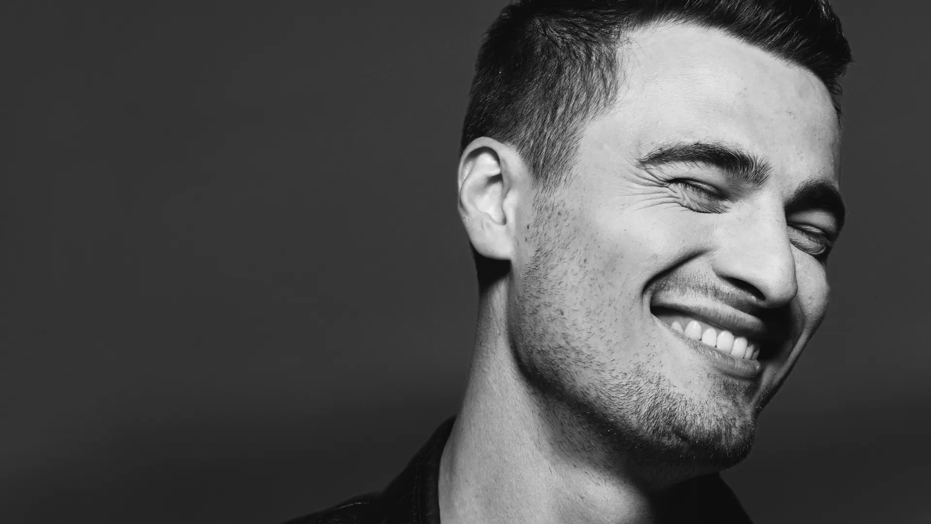 Haarsprechstunde junger Mann mit kurzen Haaren